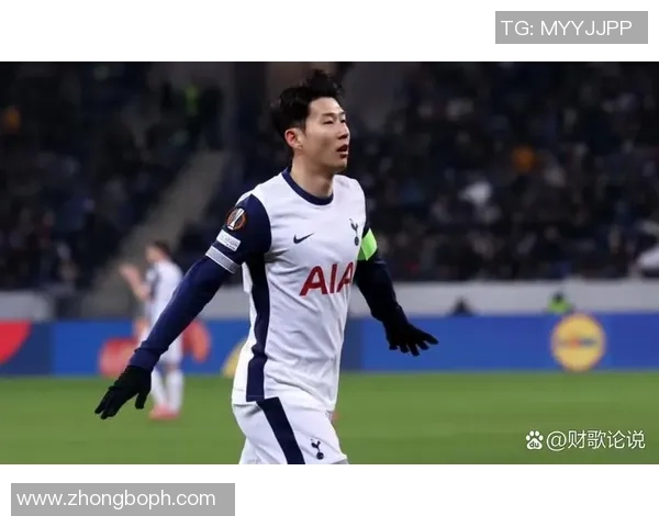 又黑又帅的足球明星:闪耀赛场的魅力与实力并存的超级球员 又黑又帅的足球明星:闪耀赛场的魅力与实力并存的超级球员